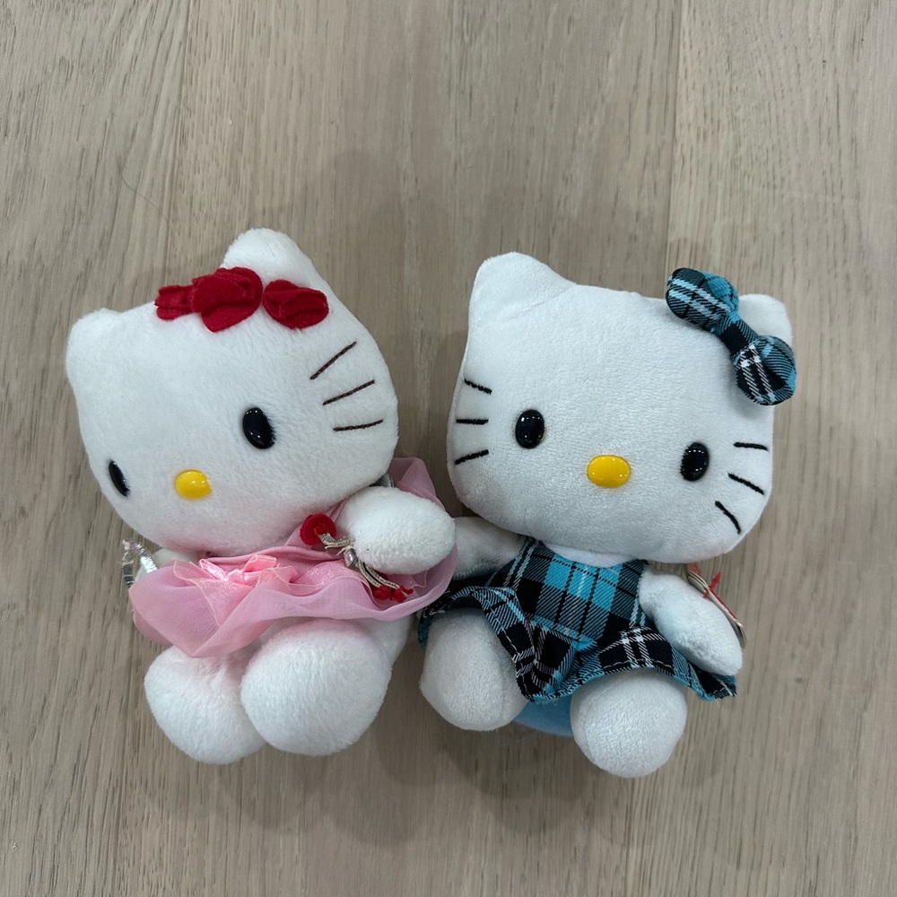 HELLO KITTY PLUSHIES
